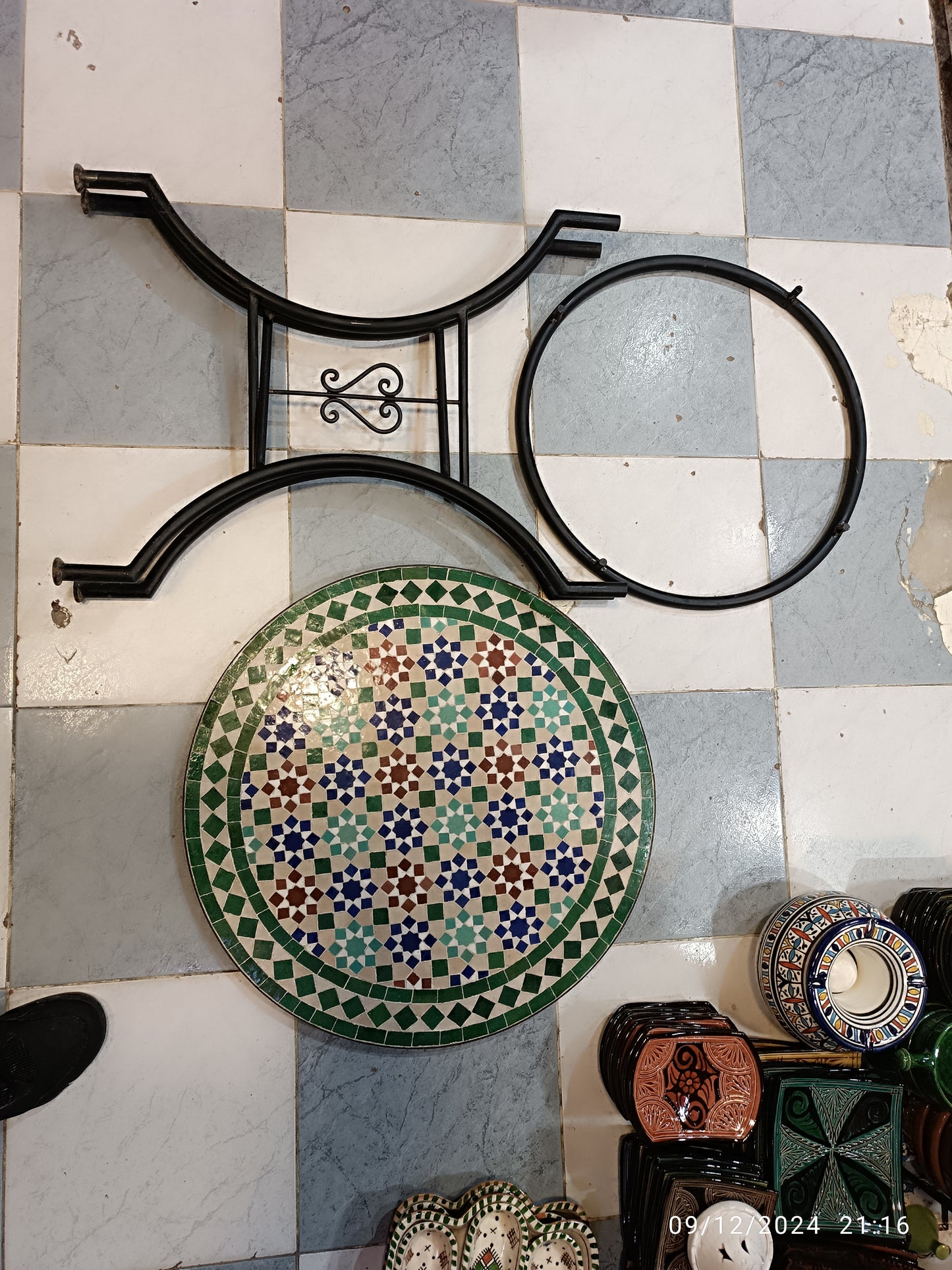 Mosaic Table: multicolore Elegance from fez Handmade Moroccan
