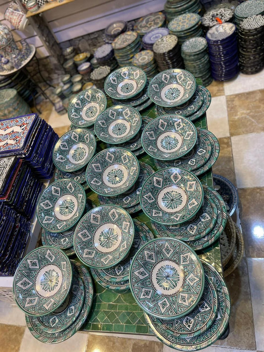 24 ceramic dinner plats, handmade and hand-painted