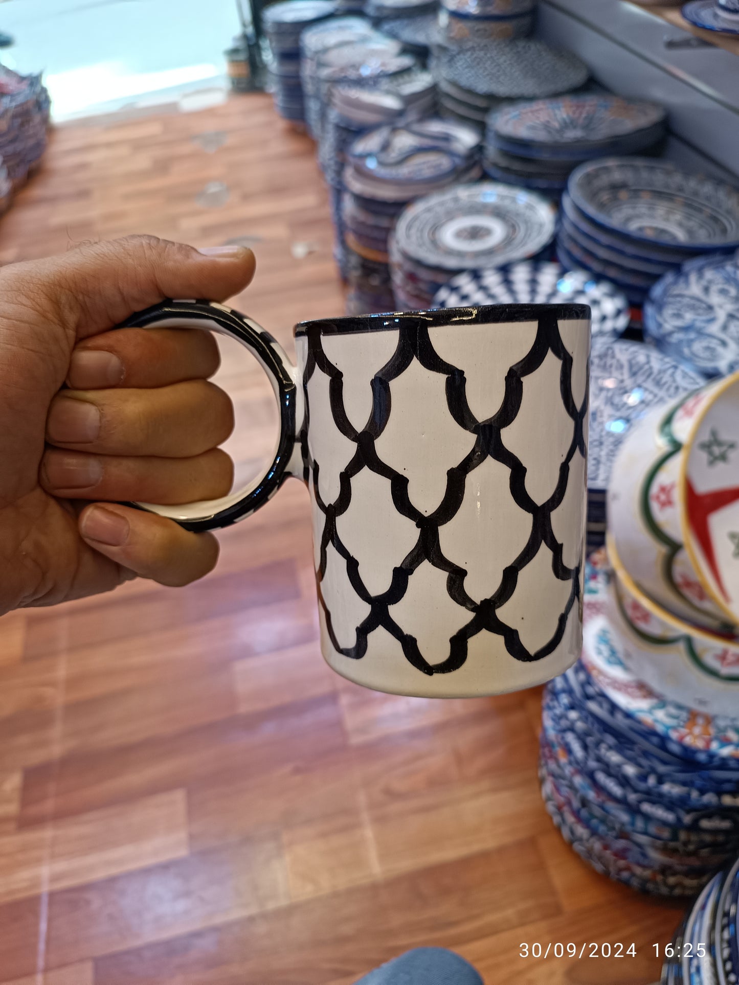 "Handmade & Hand-Painted Ceramic Mugs – Microwave & Dishwasher Safe"