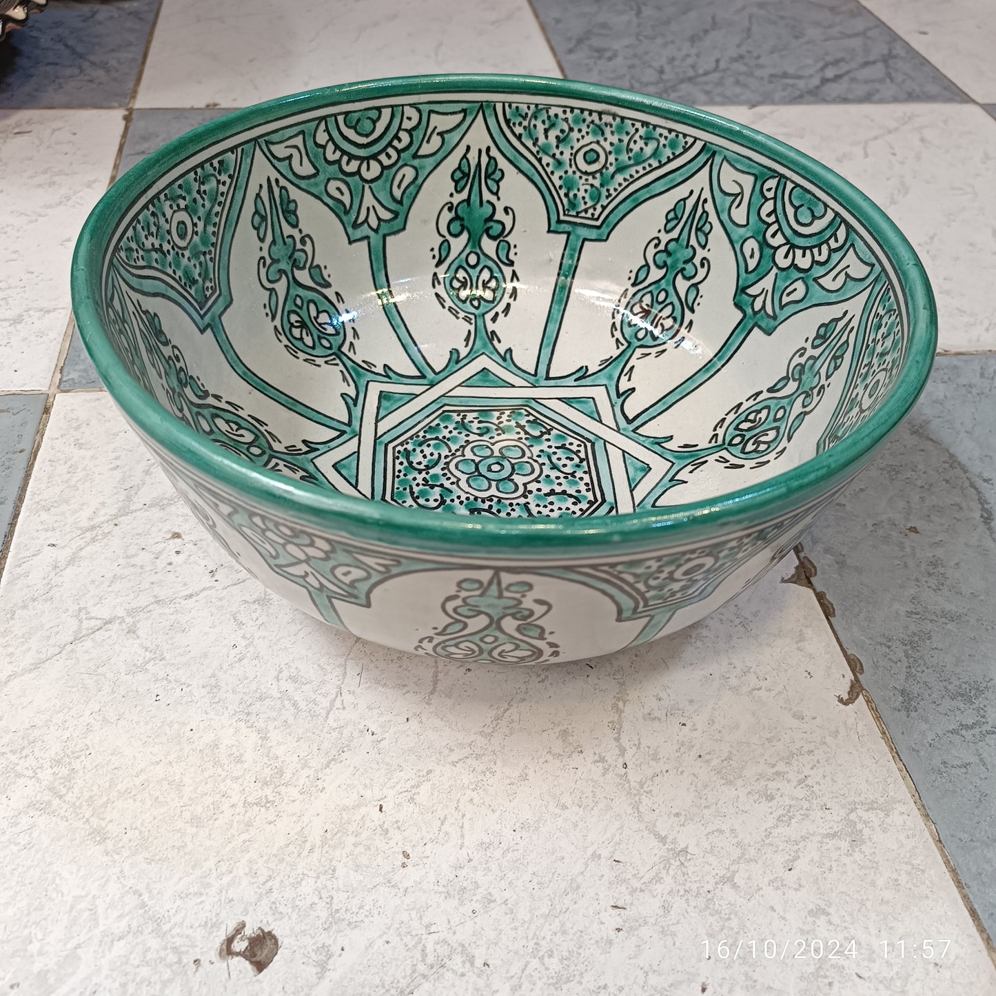 large salad bowl handmade and hand painted from Morocco width 30 cm