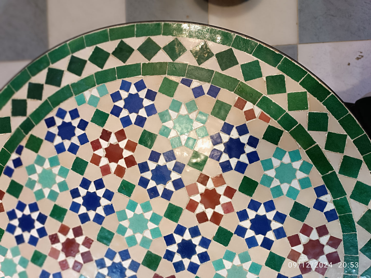 Mosaic Table: multicolore Elegance from fez Handmade Moroccan
