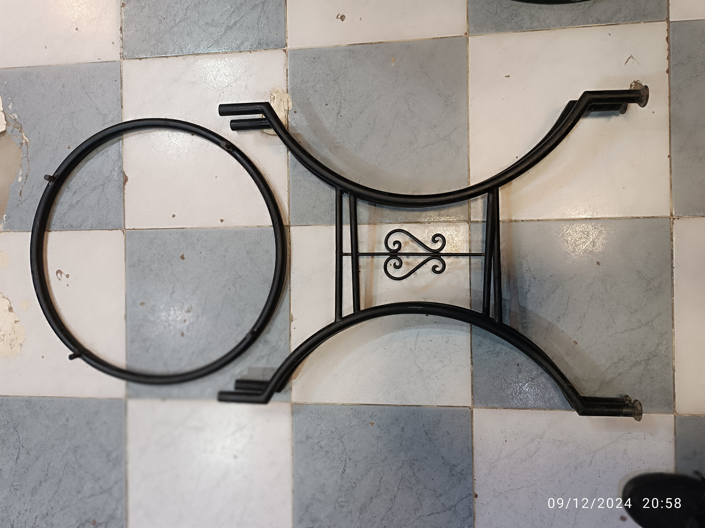 Handmade Moroccan Mosaic Table: multicolore Elegance from fez