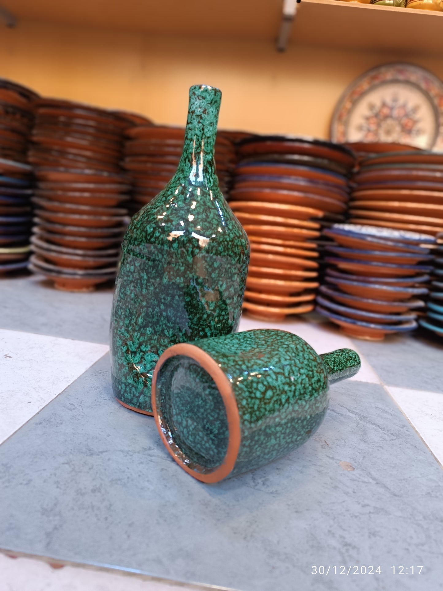 Handmade Bottle-Shaped Pottery Vase – Elegant Green Glaze