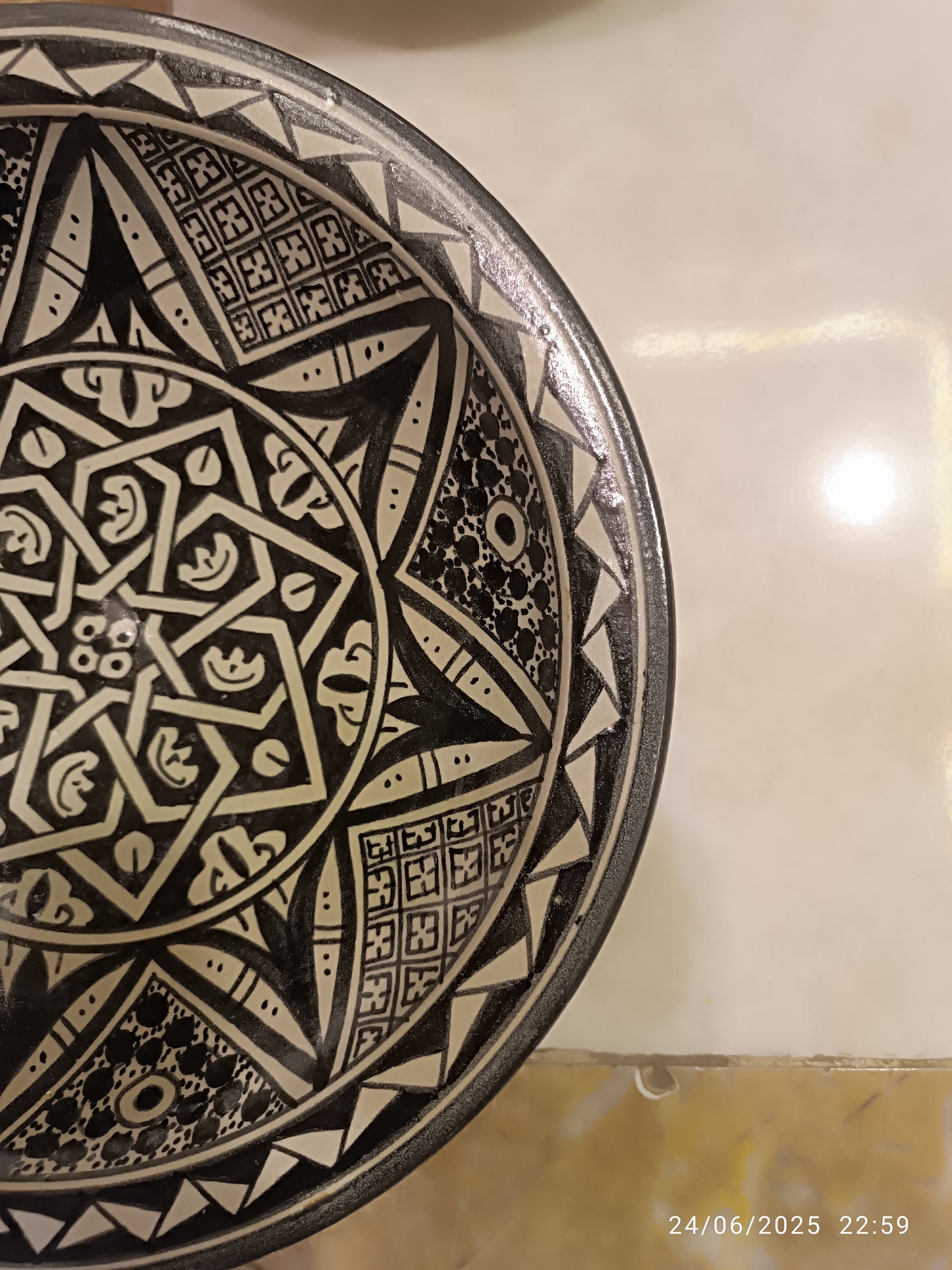 Hand-Painted Fez Dinner Plate – 30 cm