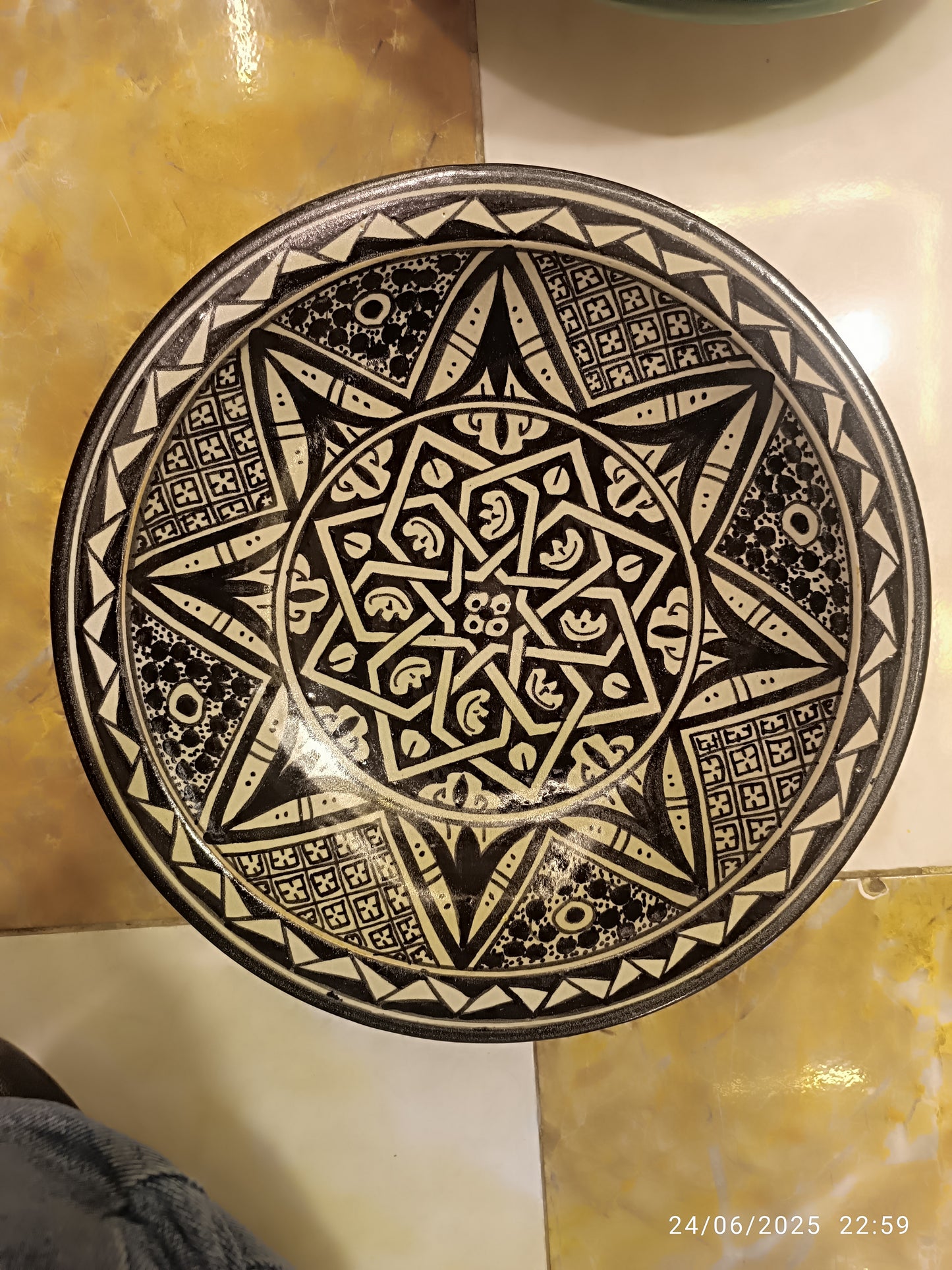 Hand-Painted Fez Dinner Plate – 30 cm