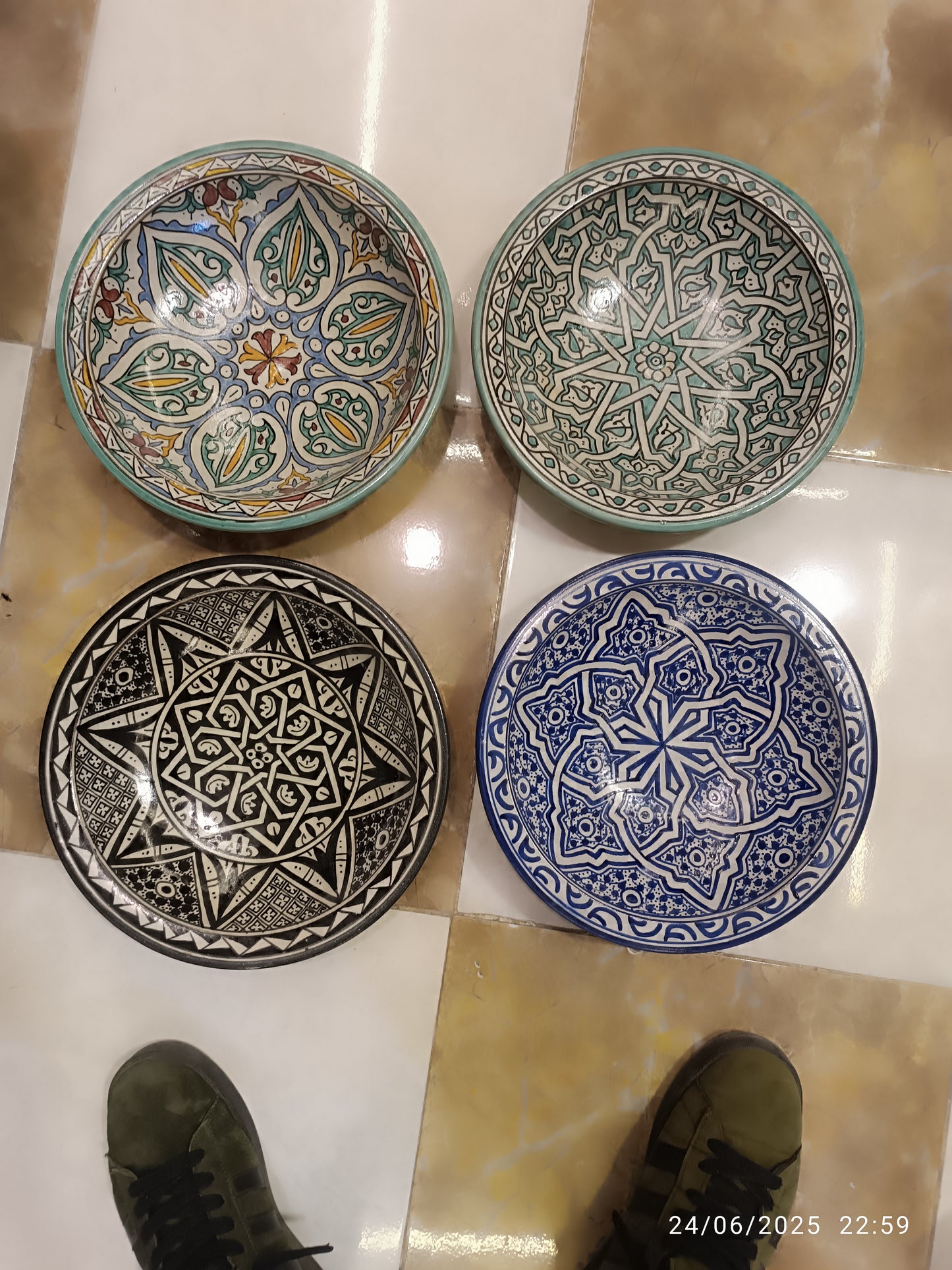 Hand-Painted Fez Dinner Plate – 30 cm