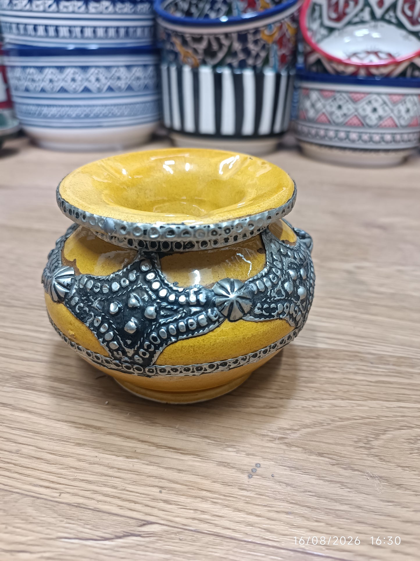 Handmade Moroccan Ceramic Ashtray with Silver Embossed Decoration – Fez Pottery