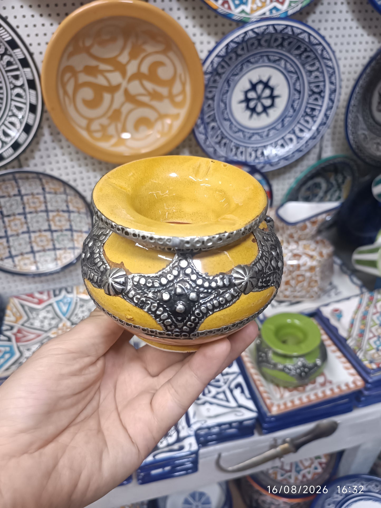 Handmade Moroccan Ceramic Ashtray with Silver Embossed Decoration – Fez Pottery