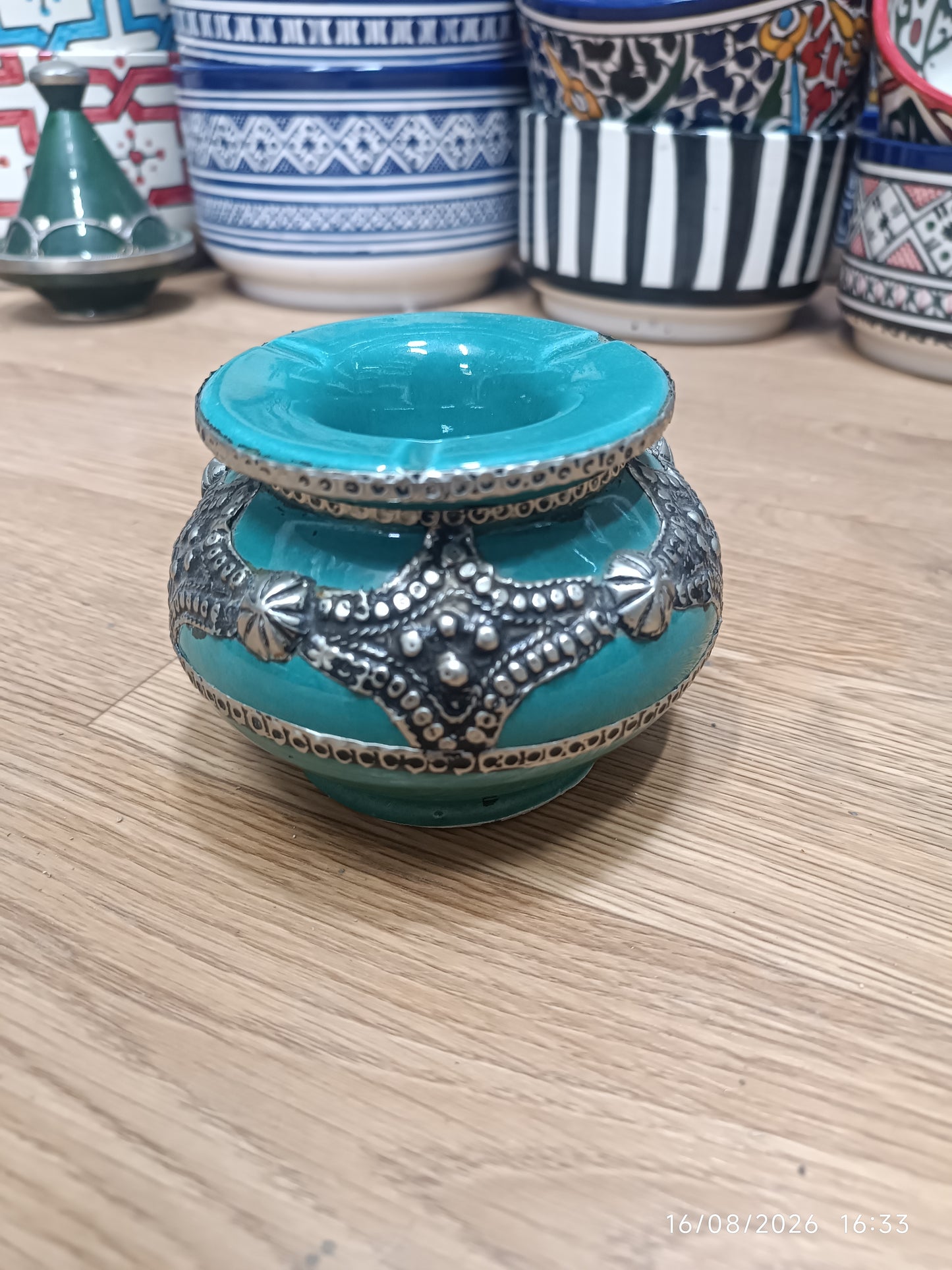 Handmade Moroccan Ceramic Ashtray with Silver Embossed Decoration – Fez Pottery