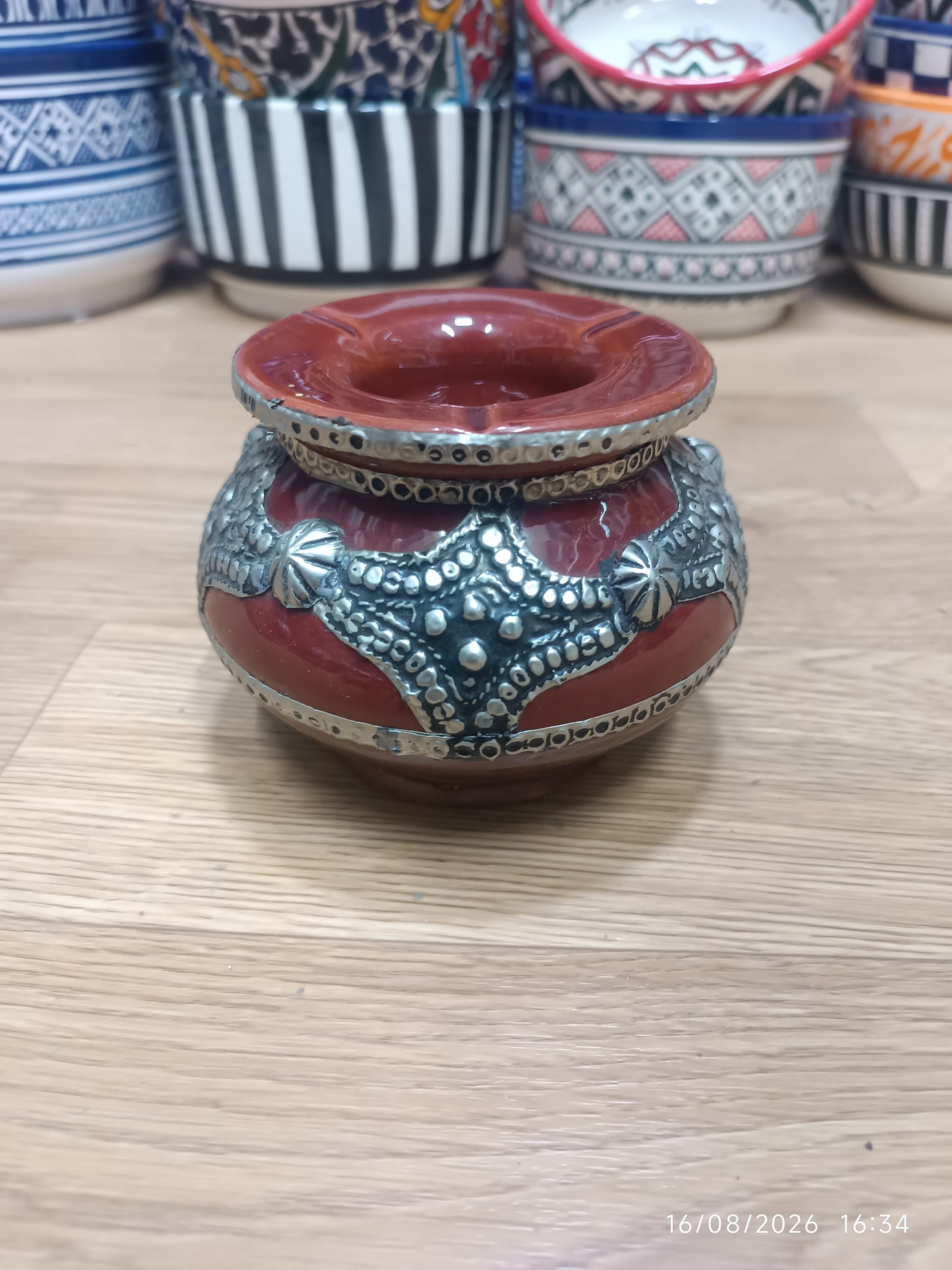 Handmade Moroccan Ceramic Ashtray with Silver Embossed Decoration – Fez Pottery