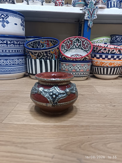 Handmade Moroccan Ceramic Ashtray with Silver Embossed Decoration – Fez Pottery