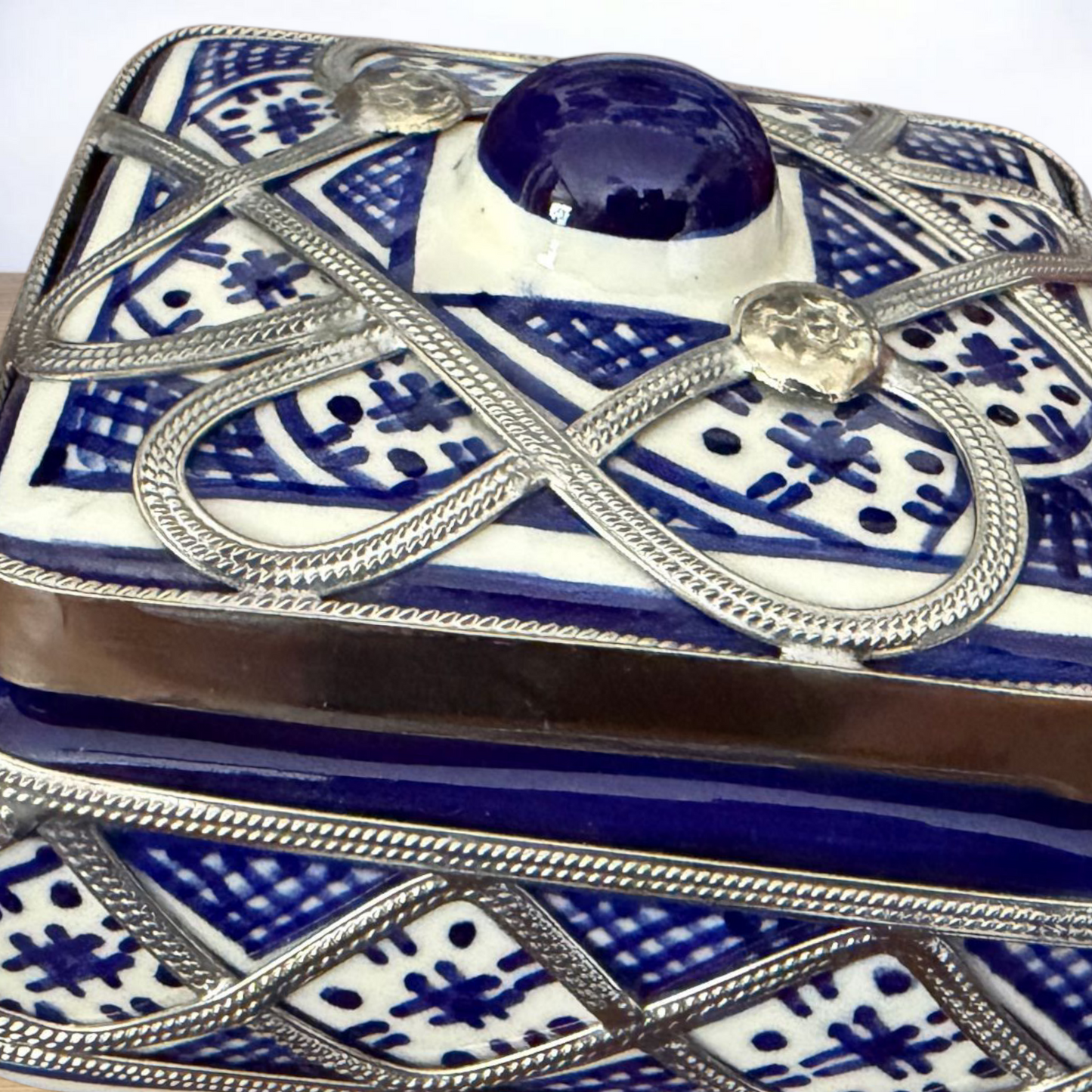 Handmade Moroccan Ceramic Jewelry Box – White Clay & Silver Nickel Detailing